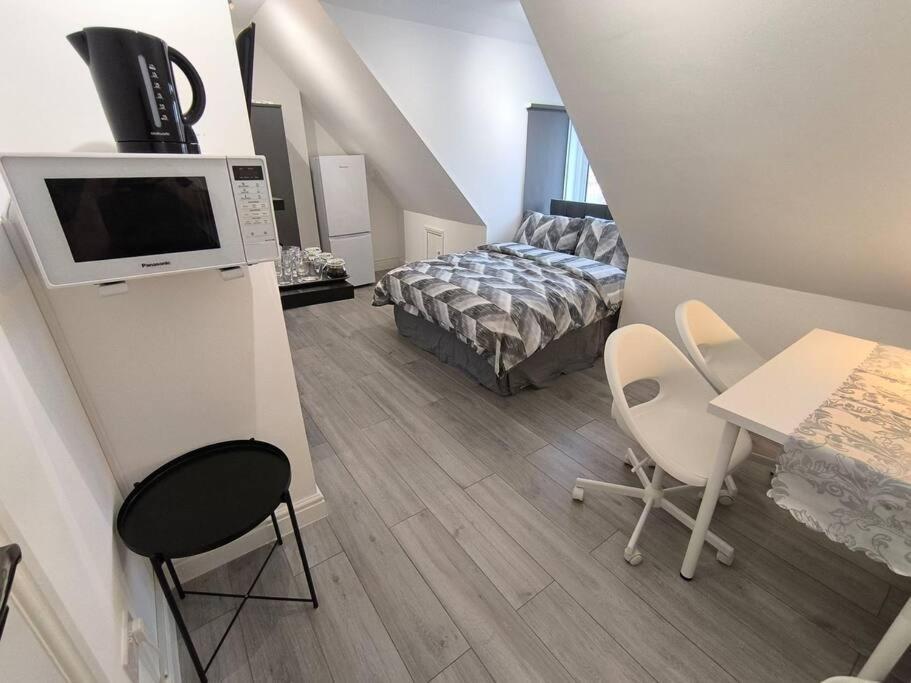 Studio Style Room, Near Tooting Broadway Station Londres Exterior foto
